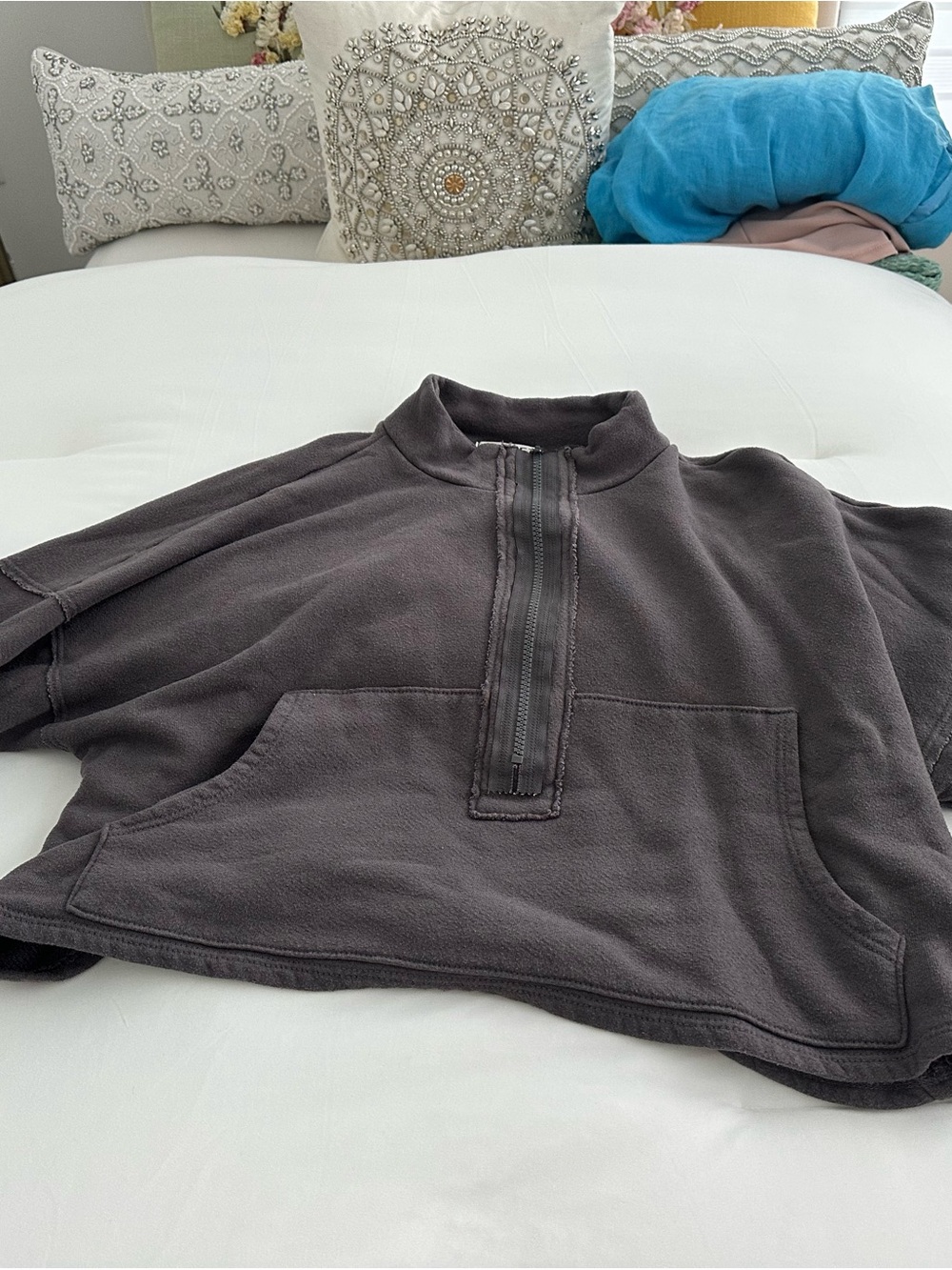 BUCKETLIST women’s Zip-Up Pullover - Charcoal Gray